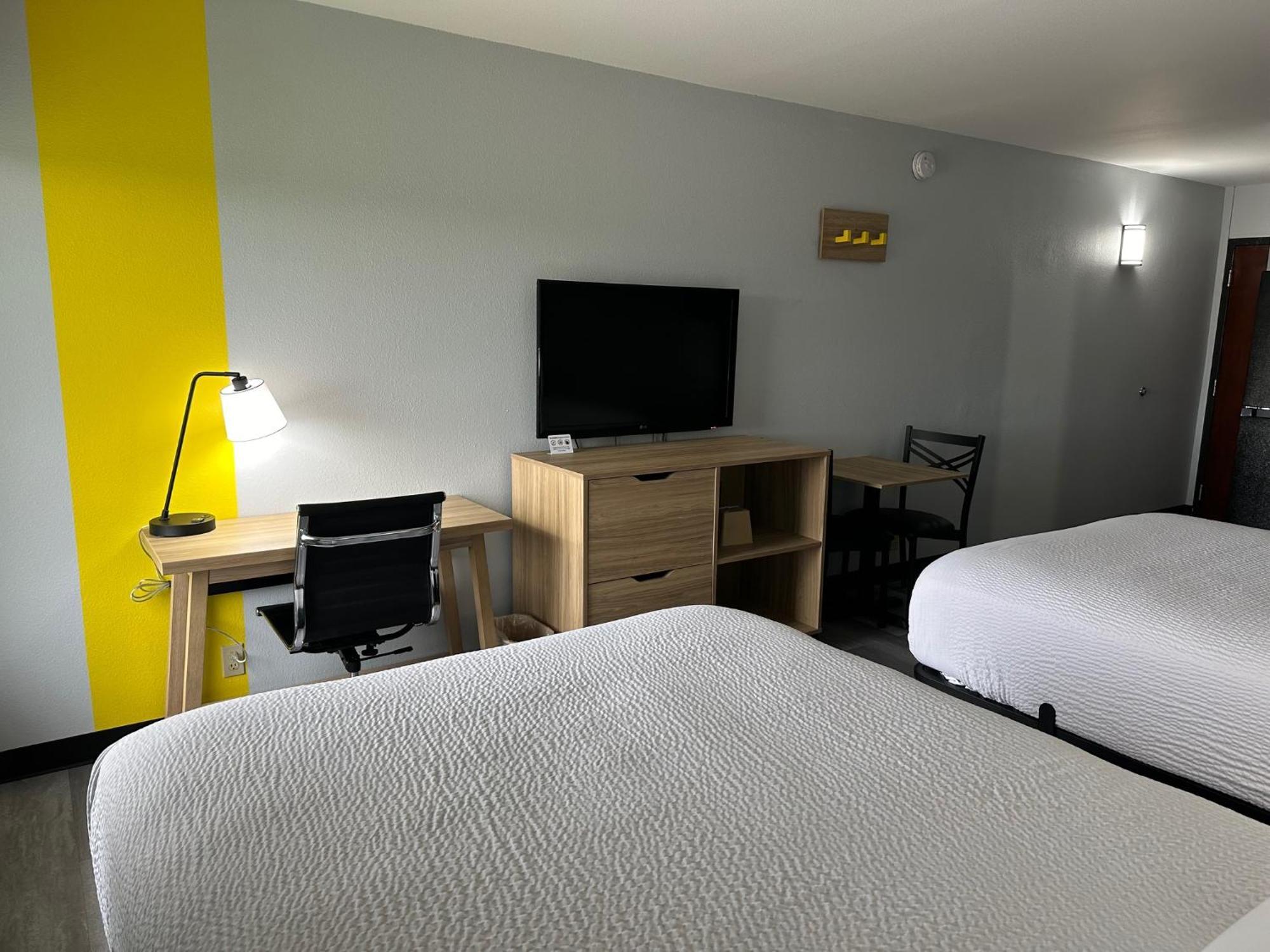 Super 8 By Wyndham Alexandria La Hotel ภายนอก รูปภาพ