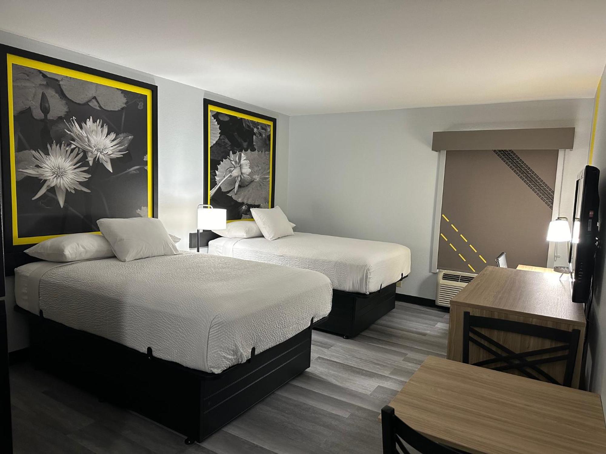 Super 8 By Wyndham Alexandria La Hotel ภายนอก รูปภาพ