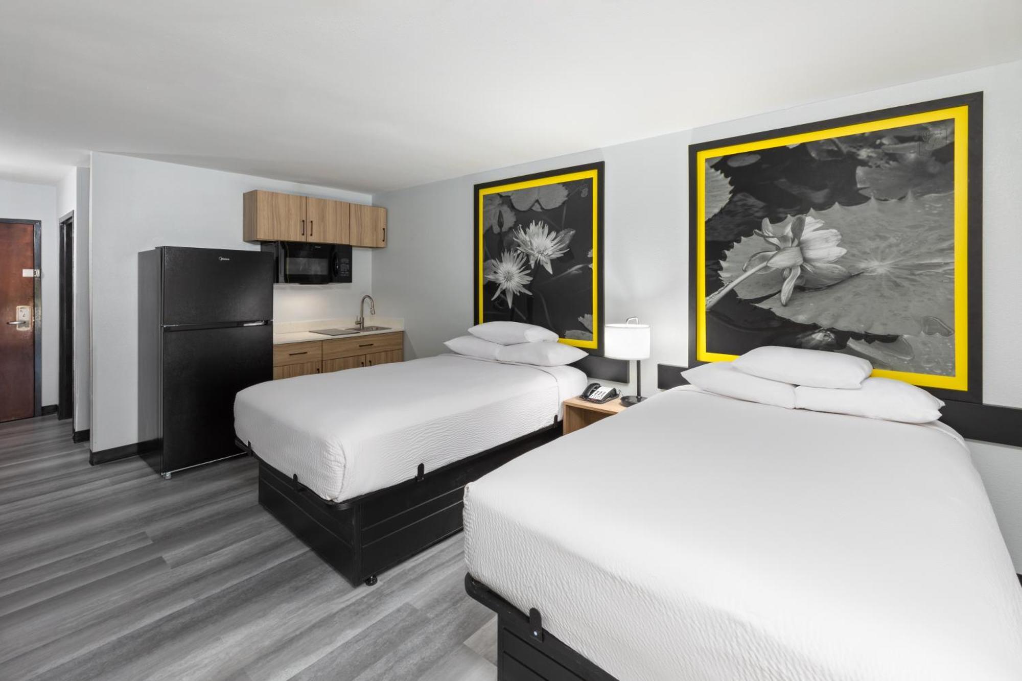 Super 8 By Wyndham Alexandria La Hotel ภายนอก รูปภาพ