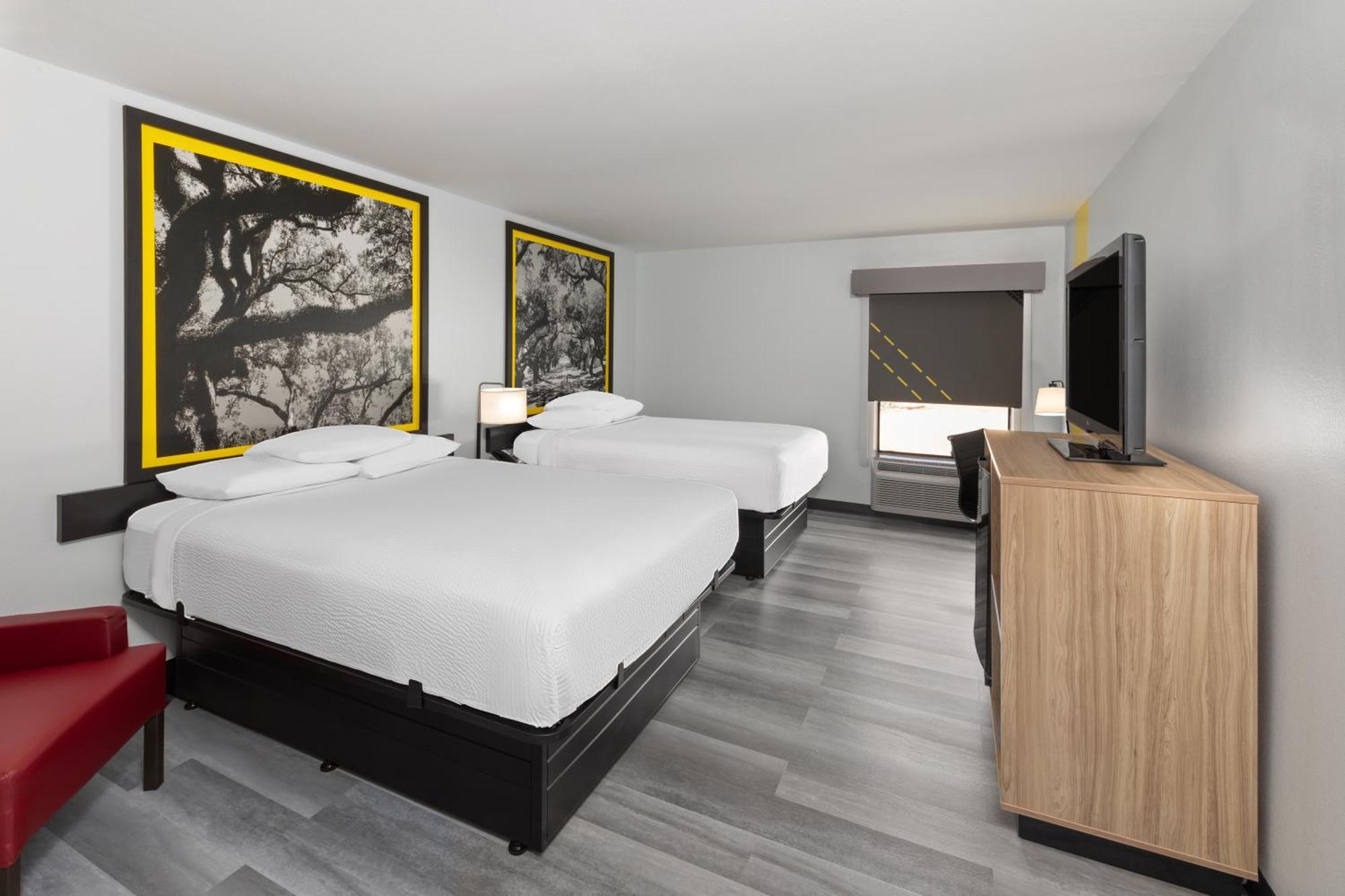 Super 8 By Wyndham Alexandria La Hotel ภายนอก รูปภาพ